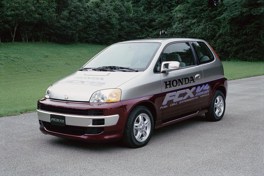  Honda FCX V4 2001 года  (фото 1 из 2)